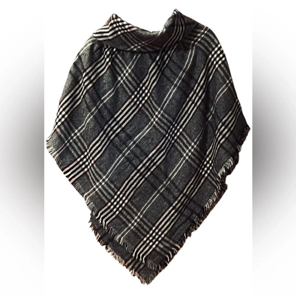 NWT Accessory Street NY Blanket Wrap